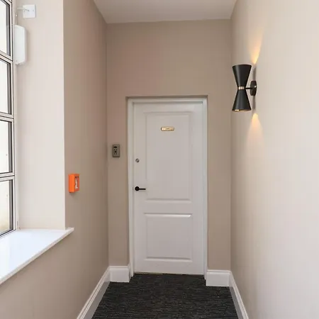 The Salisbury 206 Apartment *