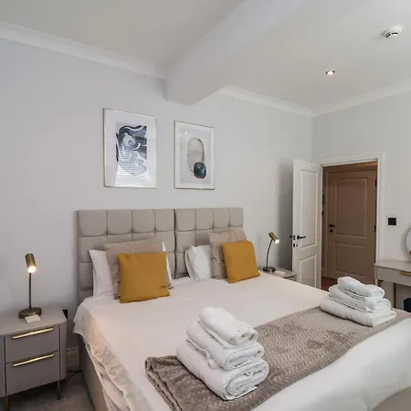 2 Bedroom Deluxe Scarborough